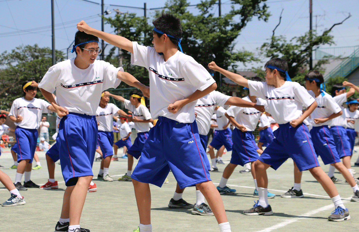 2017年6月東深沢中学校体育祭にて男子生徒全員による空手演武